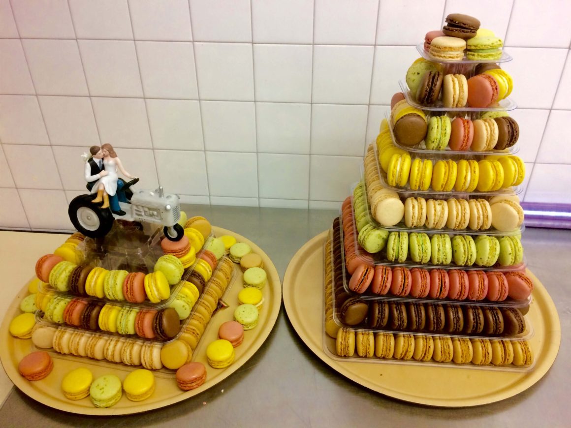 Pièce montée aux macarons